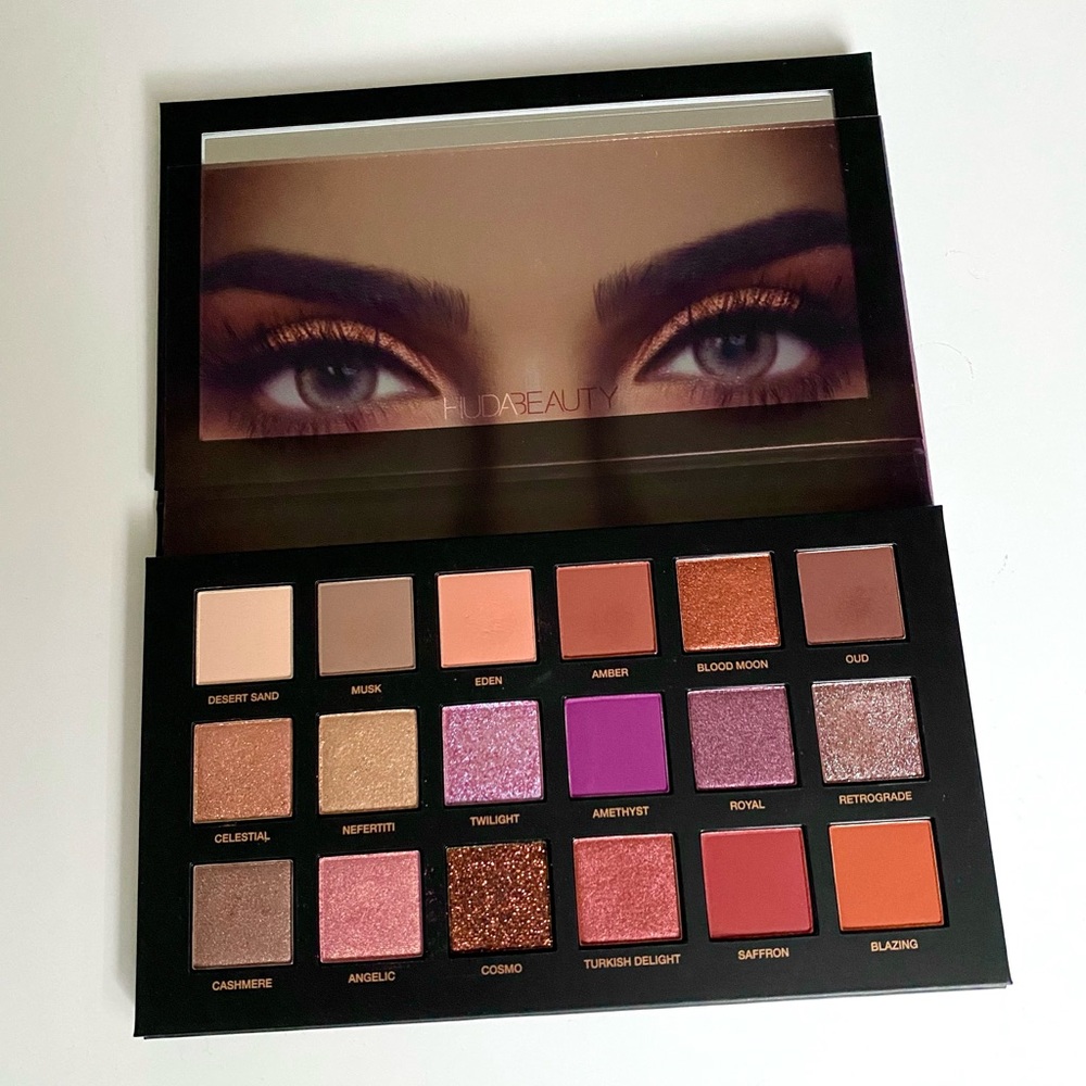 Huda Beauty Desert Dusk